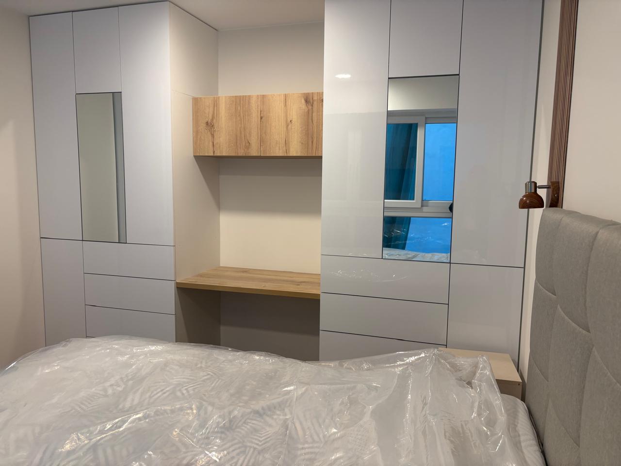 Dormitorio — closet y escritorio